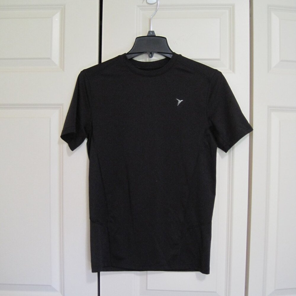 Old Navy Active short sleeve tee size XL boys